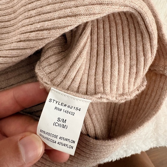 BE COOL Tan Mockneck Ribbed Pullover Long Sleeve Sweater Size: S/M - Picture 6 of 6